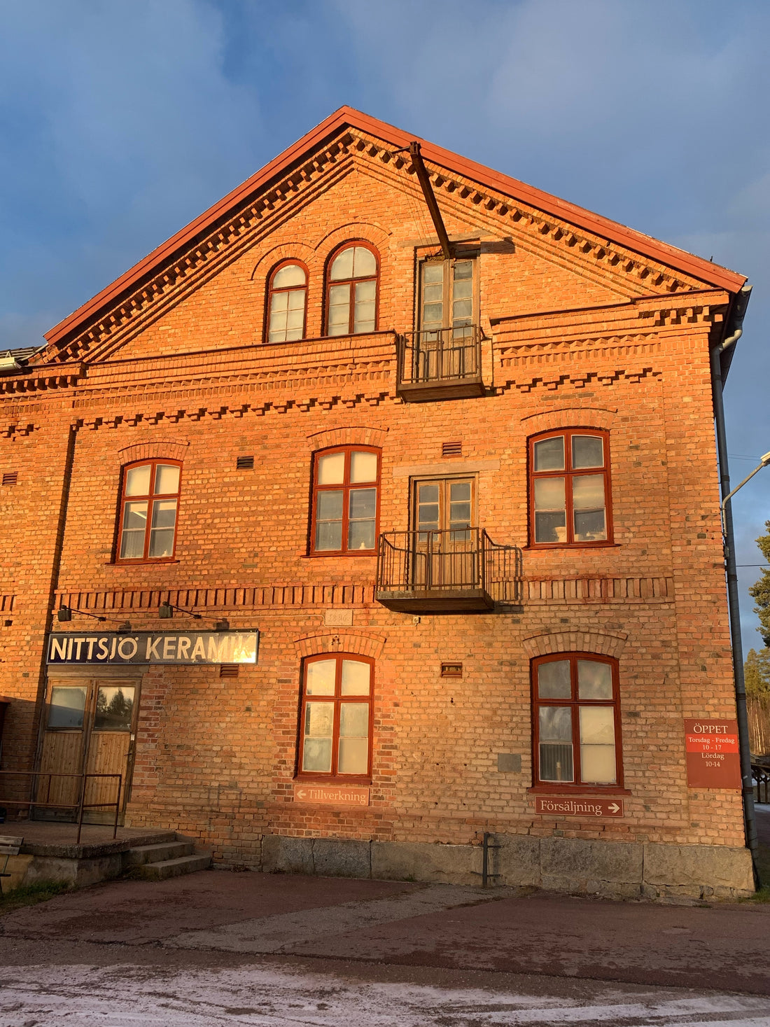 Svensk hantverks-tradition hos Nittsjö Keramik!